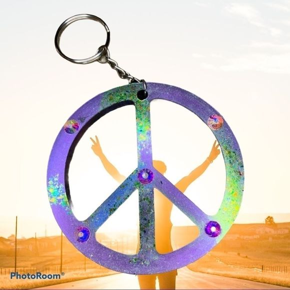 *SALE* NWT Cool Peace Keychain Swarovski Crystals - Picture 1 of 9